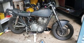 GS750 side with rearsets.jpg
