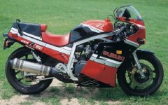 1986-suzuki-gsxr750-01.jpg