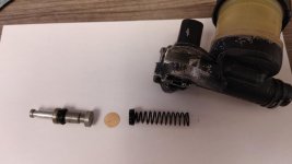 master cylinder.jpg