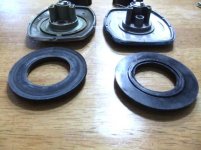 new gas cap seal and pillion spacers 004.jpg
